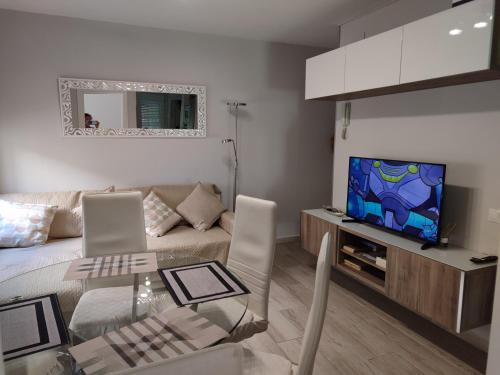 Two-Bedroom Apartment image 6