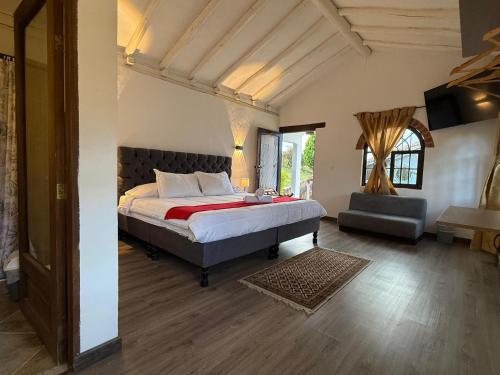 Deluxe Suite image 1