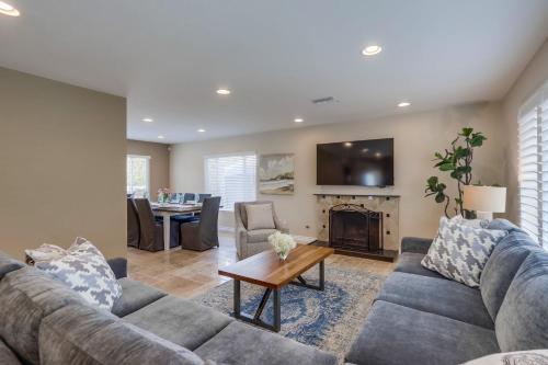 Beautiful Backyard Oasis 5 bedroom 3 Bathroom Home in พลาเซนเทีย (CA)