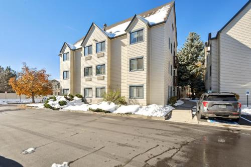 6380U6-1364 Byte-Sized Studio in Boston Commons in Englewood, USA