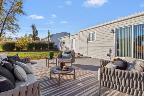 The Secret Sojourn - JZ Vacation Rentals in OFallon, USA