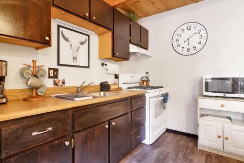 Bear mountain cabin #2299 in Big Bear Lake, USA