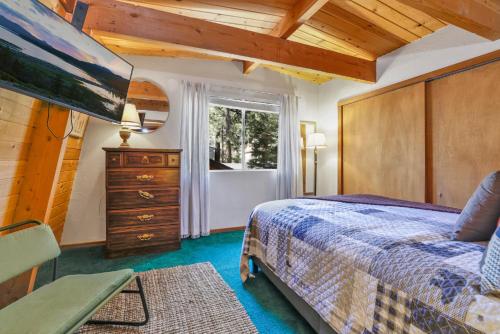 Bear mountain cabin #2299 in Big Bear Lake, USA