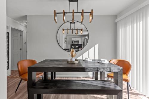 The Secret Sojourn | JZ Vacation Rentals in โอ ฟอลลอน (MO)