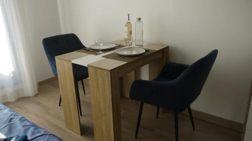 Modern Studio with Private Terrace & Pool – 15 min from Aix TGV 
