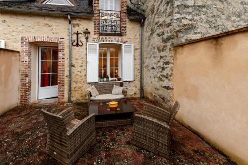 Grande maison de charme près de Fontainebleau 8 couchages (Grande maison de charme pres de Fontainebleau 8 couchages) in Montigny-sur-Loing