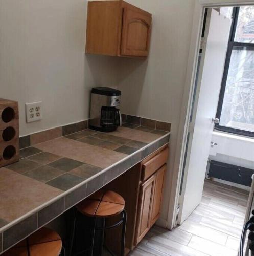 Great Room Studio Apt, New York (photo 8)