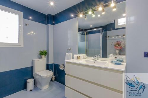 Wonderful beachfront apartment in ตอเรมวยเย