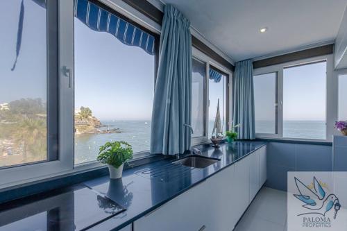 Wonderful beachfront apartment in ตอเรมวยเย