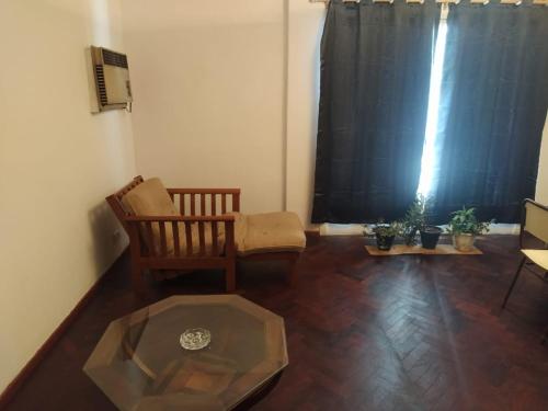Single Room with Shared Bathroom image 1