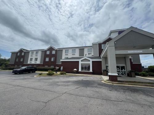Sleep Inn Sumter - image 11