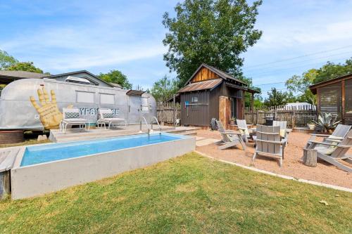 Peldbaseins, Camp Comfort in Komforta (TX)