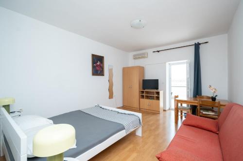 Apartments with swimming pool Zubovici, Pag - 9365 in ซูโบวิซี