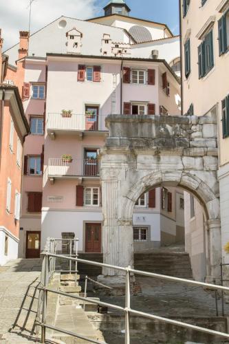 Hotel All'Arco – Trieste, FL