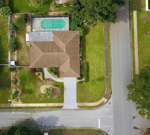 Stylish Home near Anna Maria Island with heated pool - image 4