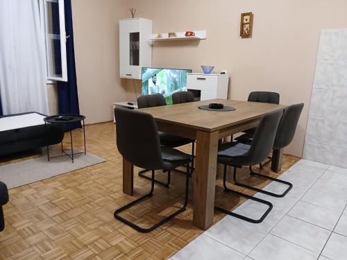 Two-Bedroom Apartment with Balcony image 3