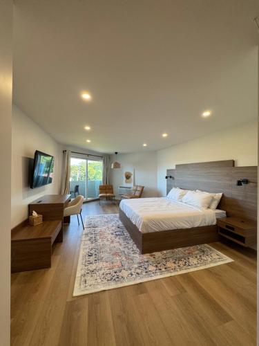 . Hotel 19