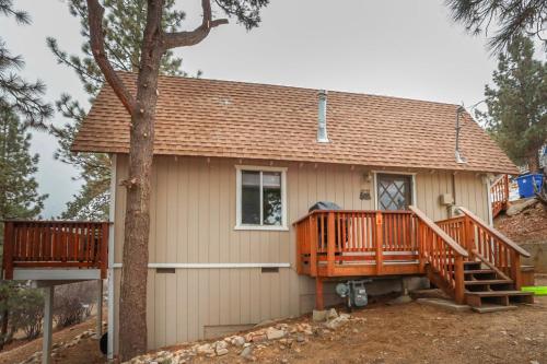 Maple Hill Lodge in Big Bear City, USA