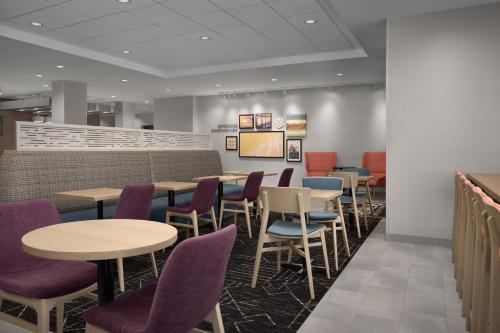 ล็อบบี้, Home2 Suites by Hilton Rohnert Park Sonoma County in โรเนิร์ตพาร์ค (CA)