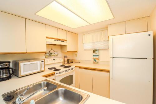 Ocean Village Club A32 - image 17