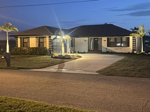 WATER WATER WATER - newly renovated 3BR, 2 bath canal front home in Punta Gorda Isles