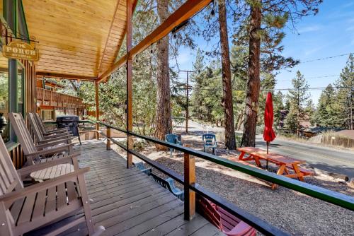 Bear cub cabin #2069 in Big Bear Lake, USA