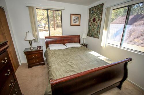 Family Fun House in Big Bear Lake, USA