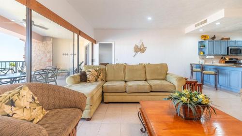 Laughing Seagull Spacious Ultimate Oasis Oceanfront