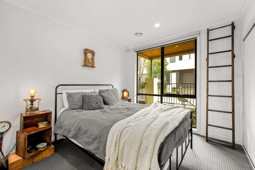 Elegant Townhouse in Coburg North with parking in 福克納
