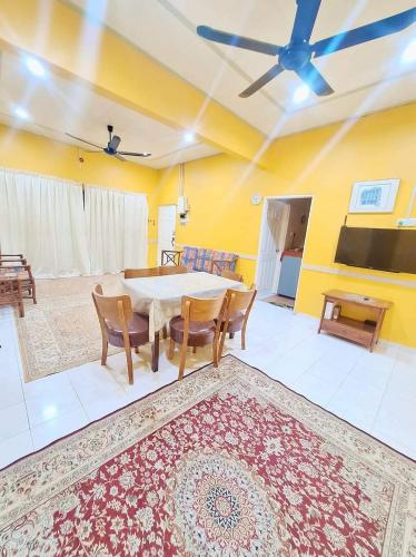 Homestay Bourgenvilla Sura tengah Dungun Terengganu in Dungun