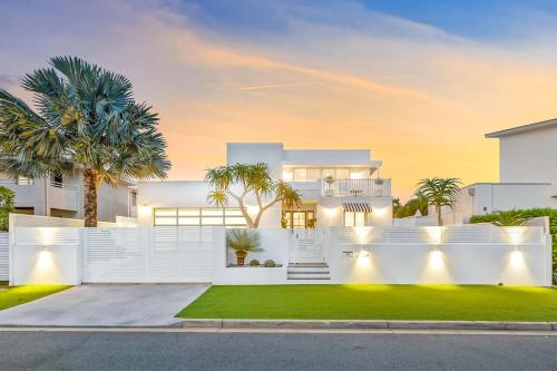 Coastal Luxe - Hampton inspired