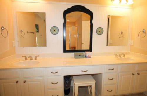 423 Wahoo - Four Bedroom House - image 2