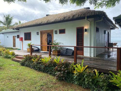 Private Oceanfront Fijian Villa Sleeps 8 in Malolo Island