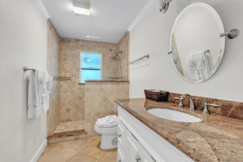 Manatee Manor Home - main image