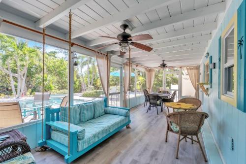 Manatee Manor Home - image 3