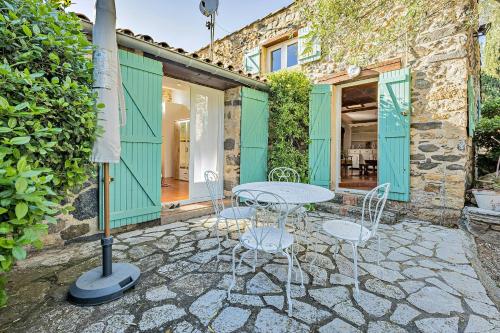 Character Studio In The Heart Of A Wine Estate