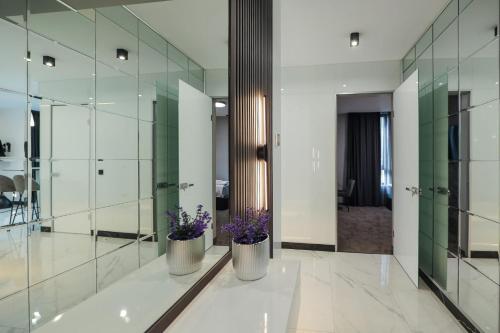 . Home Lux