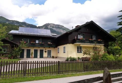 Ferienwohnung Schönauer - Apartment - Haus im Ennstal