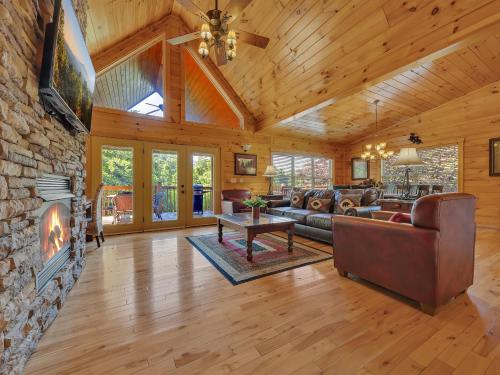 Moonshine Hollow cabin - image 7
