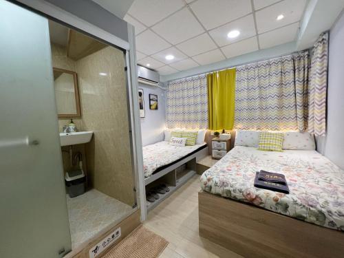 room detail thumbnail 1