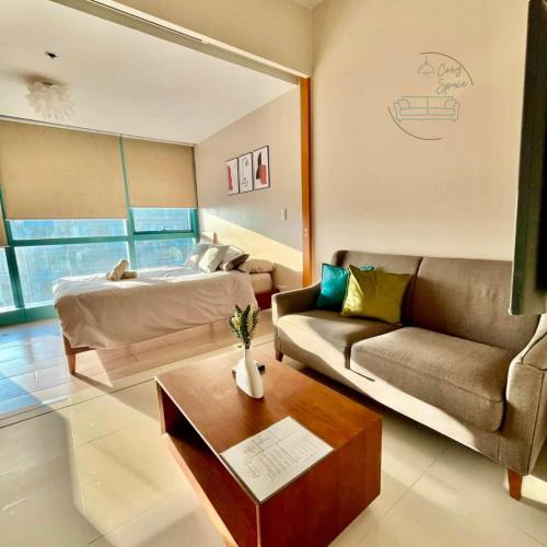 Cozy 1br unit in Uptown BGC, Manila