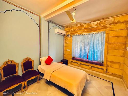 Deluxe Double or Twin Room image 7