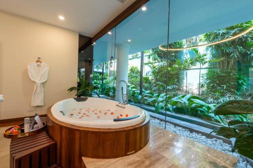 水疗, 马哈威利齐酒店 (Mahaweli Reach Hotel) in 康提