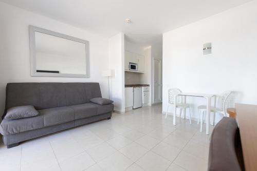 2 bedrooms, 4 beds