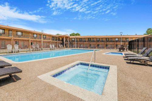 Úszómedence, Days Inn by Wyndham Cortez in Cortez (Colorado)