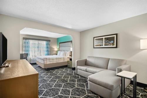 La Quinta Inn & Suites by Wyndham Batavia in Batavia (NY)