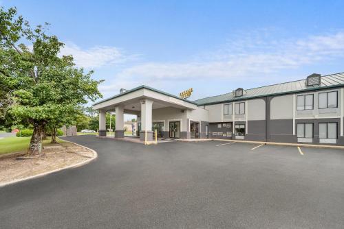 Quality Inn Auburn Campus Area I-85 in Auburn, USA