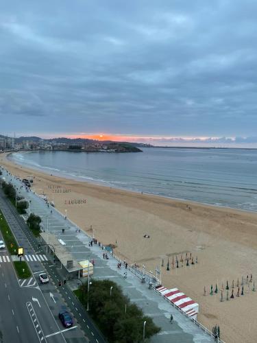 ESCALERA 14, Gijón (Foto 2)