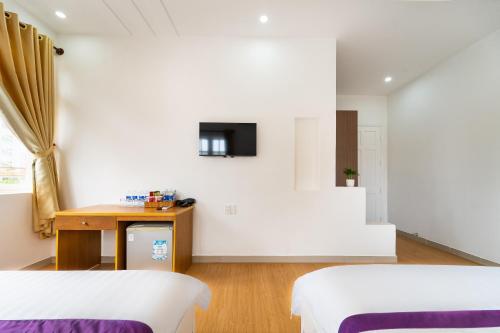 Deluxe Family Room image 8