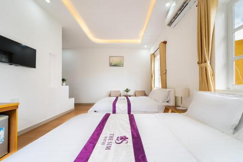 Deluxe Family Room image 4